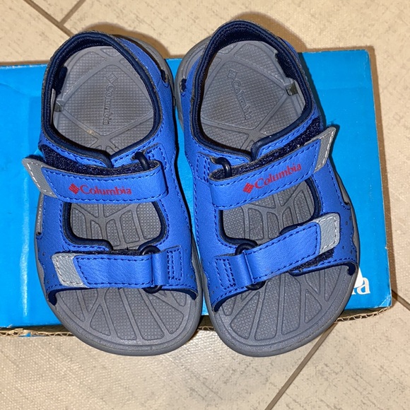like new! Columbia sandals